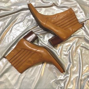 Kenneth Cole • Leather Booties